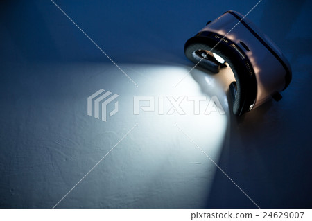 Virtual reality device light up inside 24629007