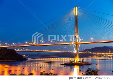 Bridge at sunset in Hong Kong 24629079