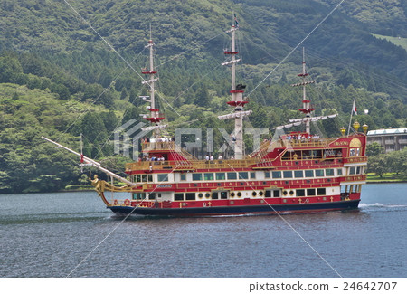 pirate ship  24642707
