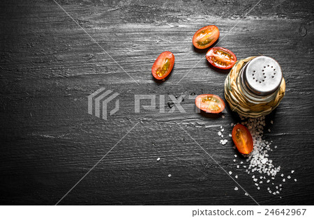 Saltcellar with the chopped tomatoes. 24642967