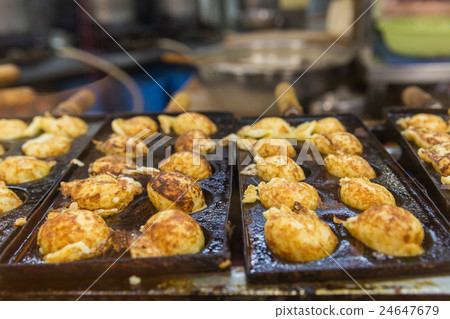 Cooking process of Takoyaki 24647679