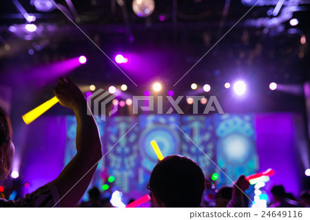 Live image to enjoy with pen light 24649116
