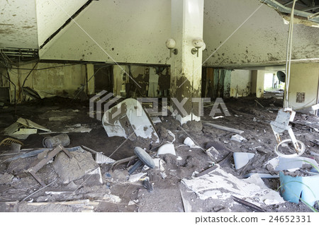 Kanpira crater tomb of disaster - interior buried in mud flow - (Toyako) 24652331