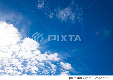 颱風在九月溢出秋天和天空和雲彩（藍色3：2與修飾） 24653349