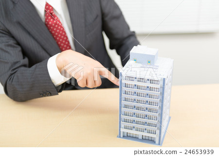 受薪工人,投資 受薪工人,投資 24653939