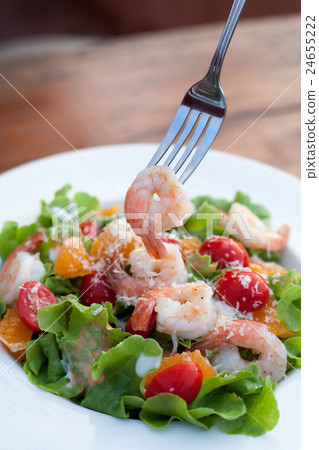 Grilled Shrimp Salad 24655222