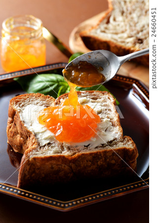 Marble Denish Cream with Cheese and Honey Apricot Jam 24660451