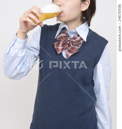 Underage drinking beer 24670506