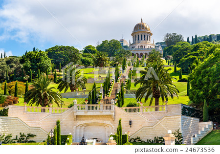 Shrine of the Bab and lower terraces 24673536