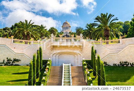 Shrine of the Bab and lower terraces 24673537