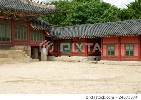 Deoksugung Palace in Seoul Deoksugung Palace in Seoul 24673574