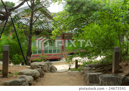 Deoksugung Palace in Seoul Deoksugung Palace in Seoul 24673591