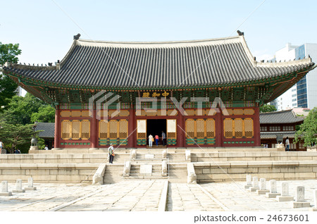 Deoksugung Palace in Seoul Deoksugung Palace in Seoul 24673601