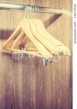 Clothes hanger 24679595