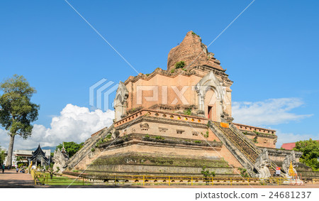 Ancient pagoda in Chiang Mai, Thailand 24681237