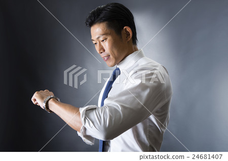 Men seeing the clock Men seeing the clock 24681407