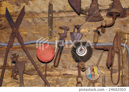 Vintage Tools Hanging Vintage Tools Hanging 24682003