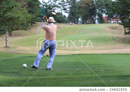 Senior men missing tee shots 24682859
