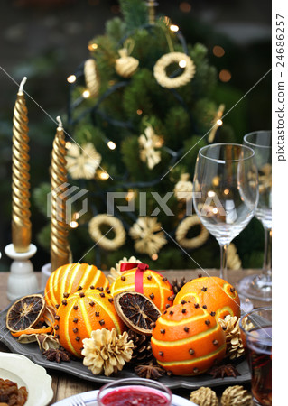 Christmas table coordination 24686257