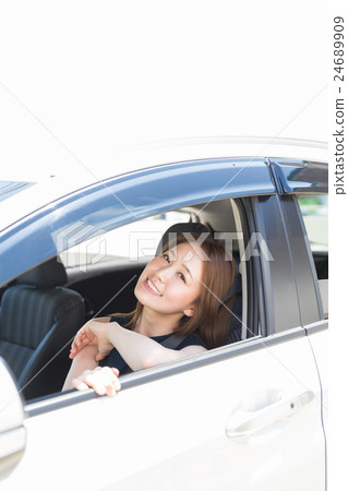 Women and cars 24689909