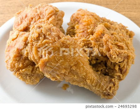 Deep Fried Chicken on A White Dish Deep Fried Chicken on A White Dish 24693298