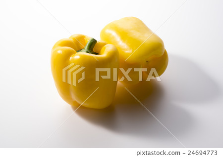 Yellow paprika Yellow paprika 24694773