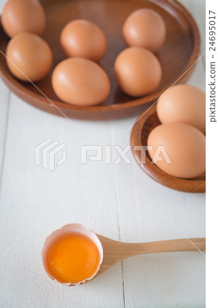 eggs 24695017