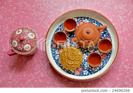 Festival mooncake and tea  24696266