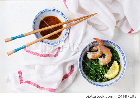 Spinach and shrimps Spinach and shrimps 24697195