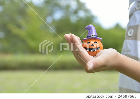 Halloween image 24697663