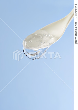 Gel 24699941
