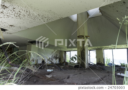 Kanpira crater tomb of disaster - interior buried in mud flow - (Toyako) 24703003