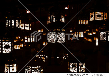 Lantern of Kasuga Taisha Shrine (Fujinami Noya) Lantern of Kasuga Taisha Shrine (Fujinami Noya) 24703690
