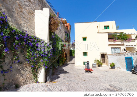 Ibiza Ibiza 24705700