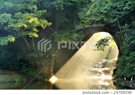 Chiba prefecture deep groove waterfall Morning light Chiba prefecture deep groove waterfall Morning light 24708596