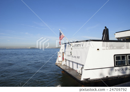 Staten Island Row Ferry from Manhattan 24709792