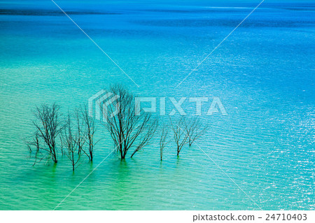 Yubari Shuparo Lake Yubari Shuparo Lake 24710403