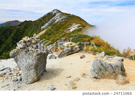 Ridgeline到Mt. Kannon,從南阿爾卑斯山·Yakushi-dake雲 Ridgeline到Mt. Kannon,從南阿爾卑斯山·Yakushi-dake雲 24711068