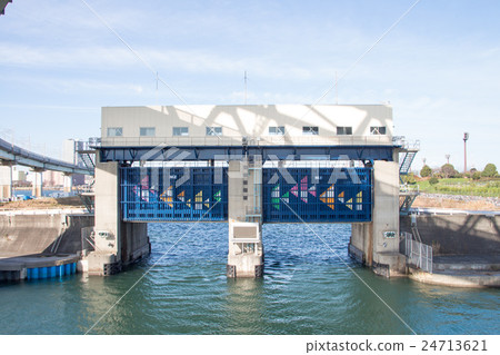 Sluice gate 24713621