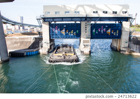 Sluice gate 24713622