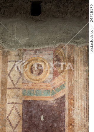 fresco in villa oplontis 24716179