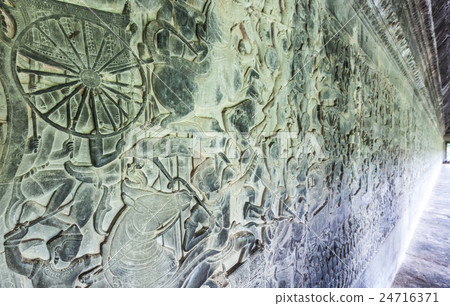 Angkor wat detail 24716371