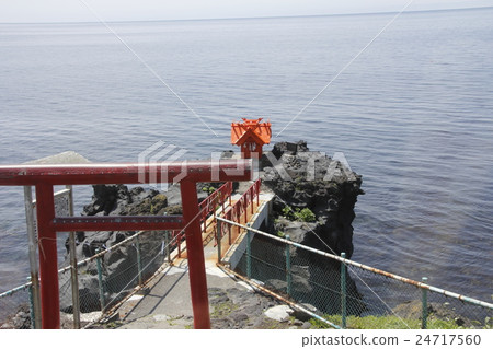 A shrine of the sea A shrine of the sea 24717560