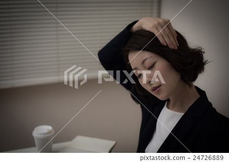 加班工人 加班工人 24726889