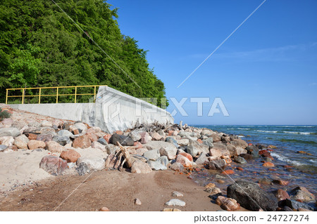 Baltic Sea Shore in Rozewie Baltic Sea Shore in Rozewie 24727274