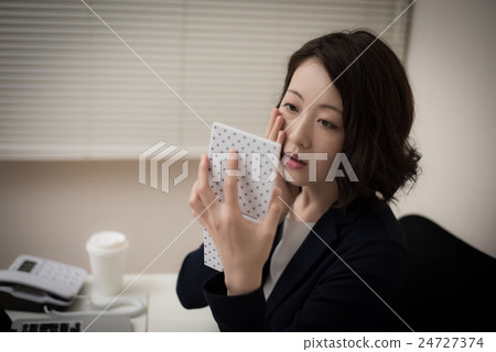 加班工人 24727374