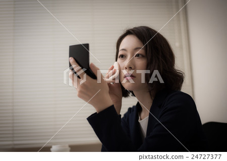加班工人 加班工人 24727377