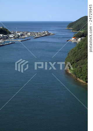 Strait town 2 Strait town 2 24729945