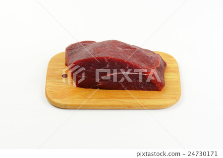 raw beef meat 24730171