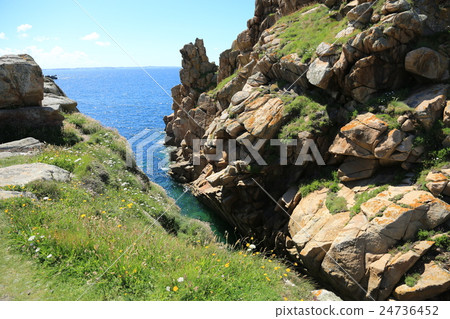 從布列塔尼的旅遊目的地Primel·Tregastel觀看Divan海灣 24736452